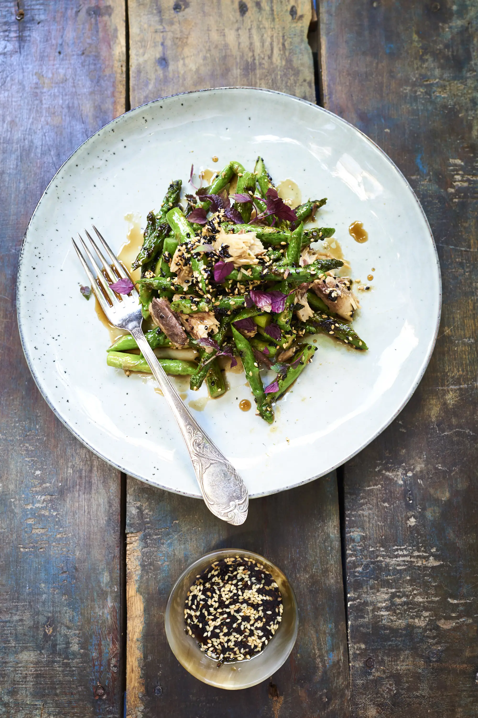 Green asparagus with jack mackerel and a sesame vinaigrette.